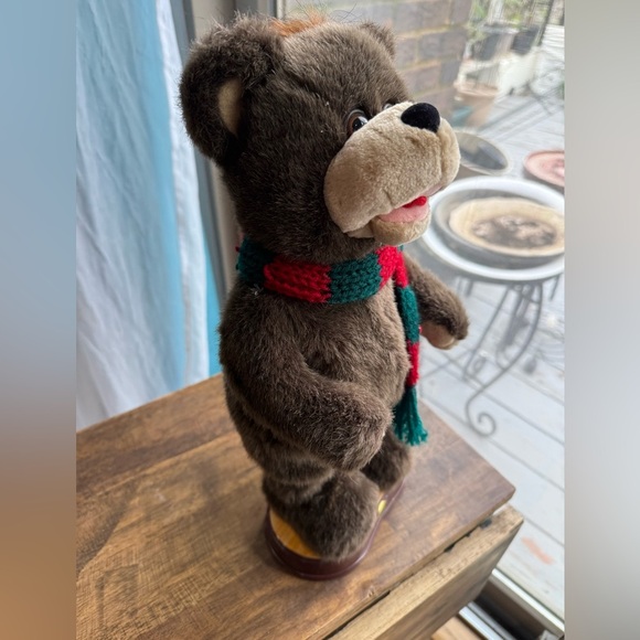 Vtg North Pole Productions Gemmy Animated Holiday Christmas Bear Dances Musical - Picture 3 of 11